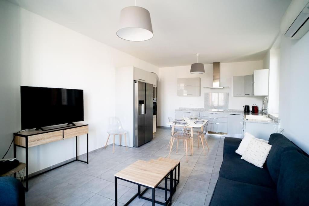 Appartement T4 Vue Mer Proche Gare Et Centre Ville อฌักซิโอ้ ภายนอก รูปภาพ